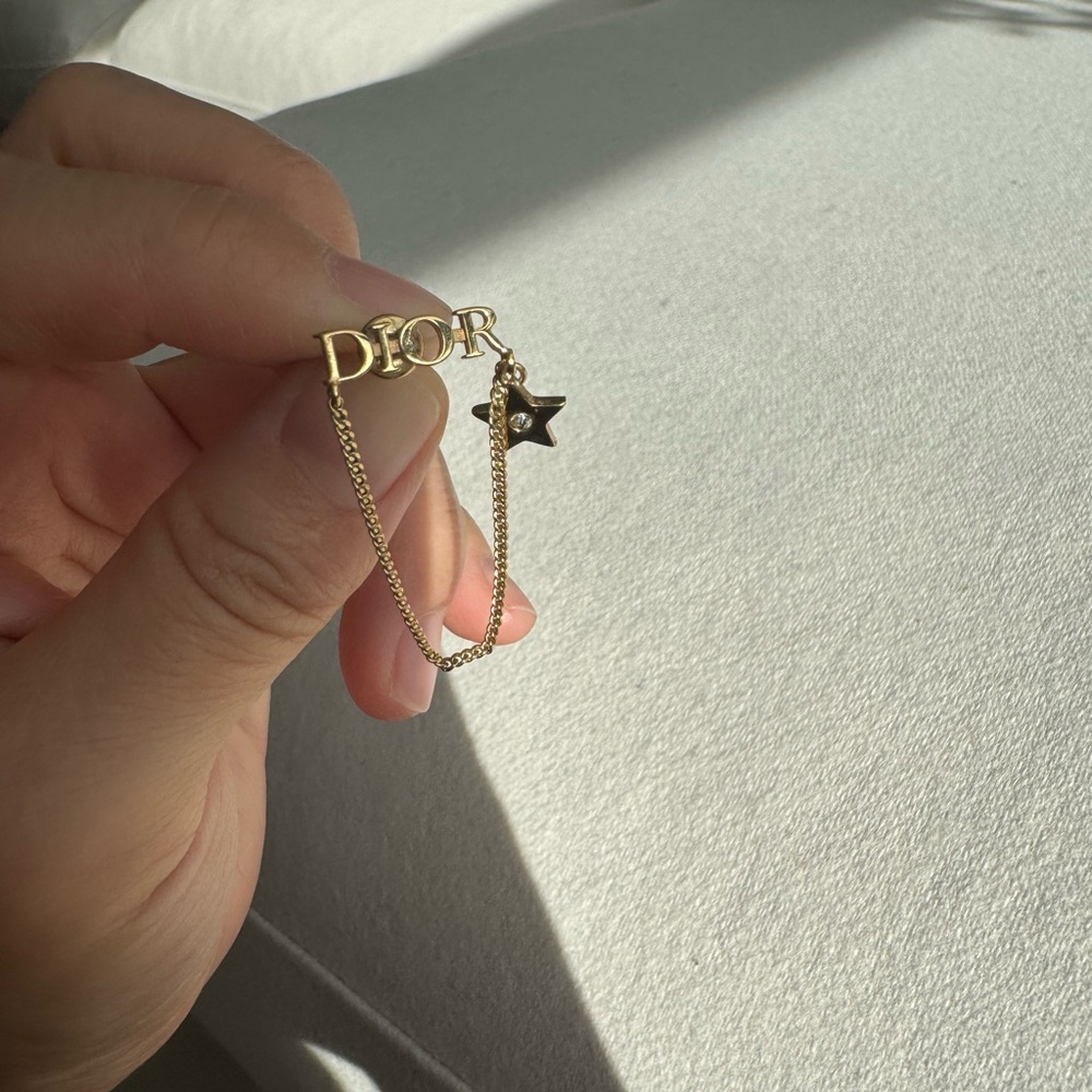 Dior Dio(r)evolution Earrings - Picture 3 of 6
